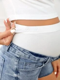 SHEIN Maternity Wideband Waist Raw Hem Denim Shorts -SHEIN STORE 1679275648fc667718eb26722c3fe96c8f89de4007 thumbnail 405x552