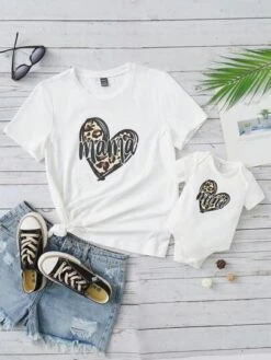 SHEIN Maternity 1pc Letter & Heart Print Tee