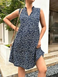 SHEIN Maternity Ditsy Floral Print Notched Neck Ruffle Hem Smock Dress -SHEIN STORE 16813541014188cf595fc15d71b535b83520c27a16 thumbnail 405x552