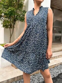 SHEIN Maternity Ditsy Floral Print Notched Neck Ruffle Hem Smock Dress -SHEIN STORE 1681354108fab84d5d4a5051756e09028d28b6bebb thumbnail 405x552