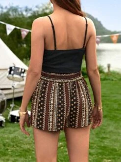 SHEIN Maternity Solid Cami Top & Ditsy Floral Shorts -SHEIN STORE 168199716349512a41f75216fff530bd5a2eb61576 thumbnail 405x552