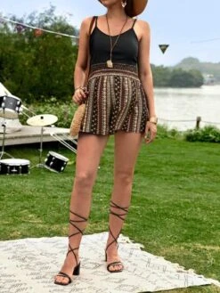 SHEIN Maternity Solid Cami Top & Ditsy Floral Shorts -SHEIN STORE 16819971720f44e522c862811c930b33cc52924b55 thumbnail 405x552