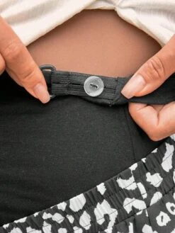 SHEIN Maternity Adjustable Waist Leopard Print Wide Leg Shorts -SHEIN STORE 1684115577869619b1f7534bc1392f1a5df4794eb9 thumbnail 405x552