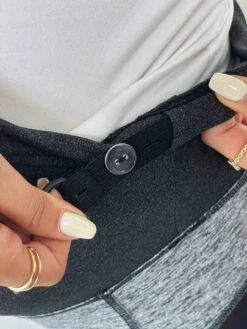 SHEIN Maternity Colorblock Contrast Mesh Insert Top-stitching Leggings -SHEIN STORE 1690970943a2bf47b2be3bfb3981de3c1084c9b7c8 thumbnail 405x552